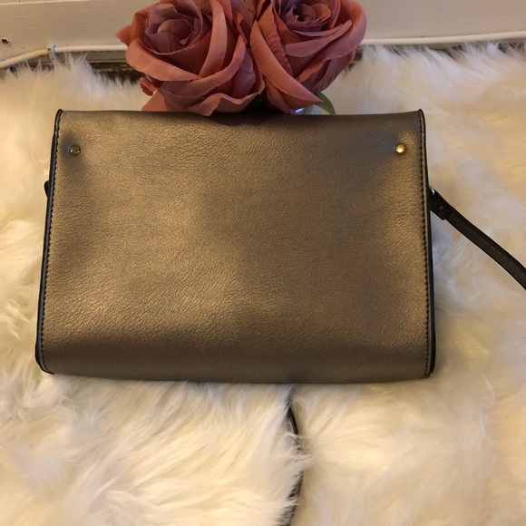 Metallic cross body purse - Picture 3 of 4